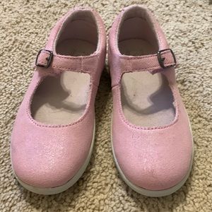 Girls UGG dress shoes. Pink leather. Size 9c. Buckle up. Adorable